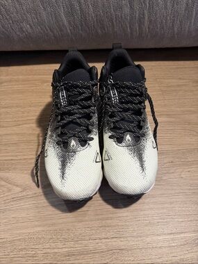 Worn Once-Under Armour Spotlight RM 2.0 GS Wide Football Cleats Youth 6Y